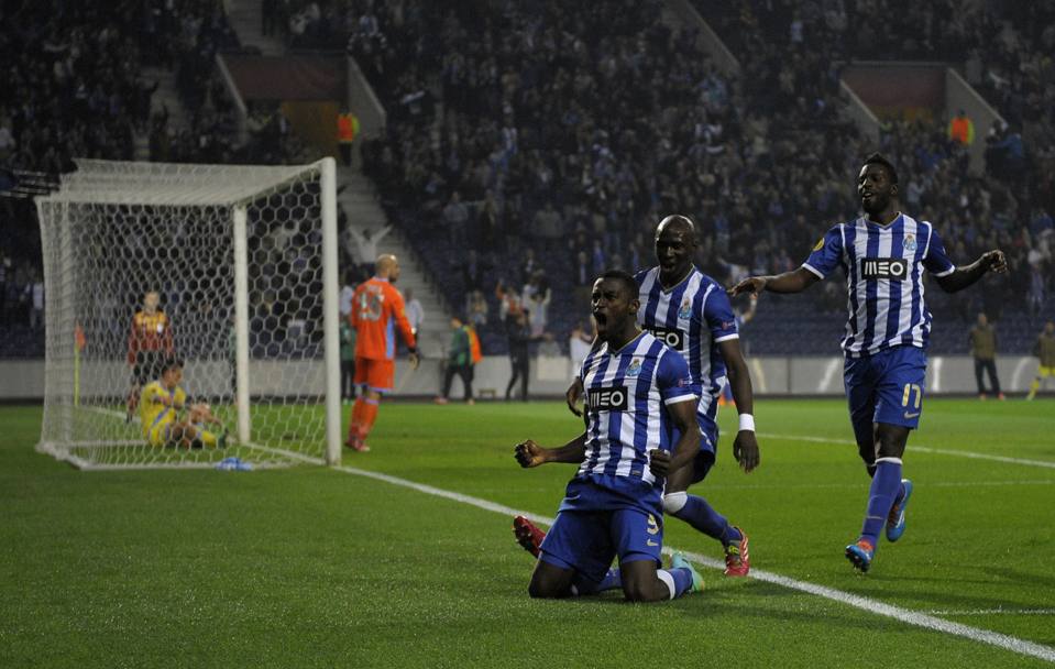 Porto-Napoli 1-0: finisce cos la gara d&#39;andata degli ottavi di Europa League. Ecco l&#39;esultanza di Jackson Martinez dopo il gol partita al 12&#39; della ripresa. Afp